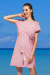 Dámské plážové šaty v nadčasovém proužkovaném vzoru