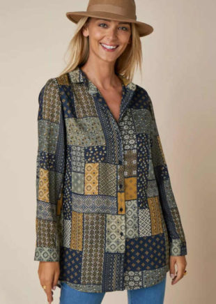 Tunika košilového střihu s moderním patchwork vzorem